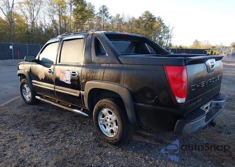 2005 Chevrolet Avalanche 1500 Z66 из США, поврежденный, VIN 3GNEC12Z95G241113